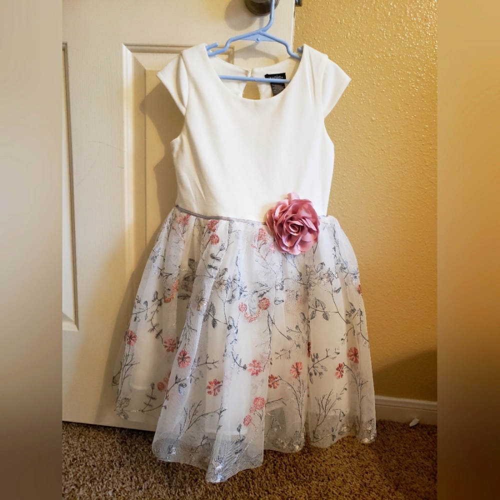 Girls dress